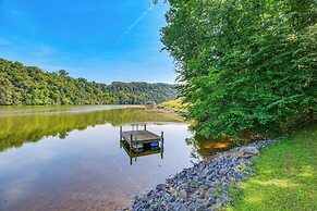 'duck and Bug's Cabin' on Boone Lake w/ Boat Dock!