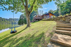 'duck and Bug's Cabin' on Boone Lake w/ Boat Dock!