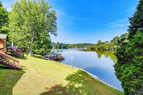 'duck and Bug's Cabin' on Boone Lake w/ Boat Dock!