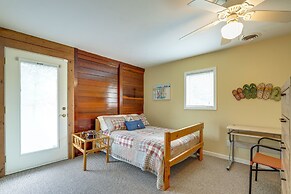 'duck and Bug's Cabin' on Boone Lake w/ Boat Dock!