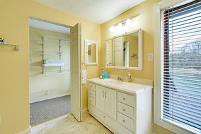 'duck and Bug's Cabin' on Boone Lake w/ Boat Dock!