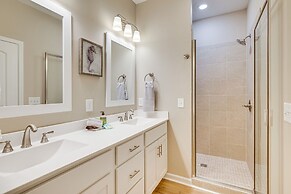 Coastal Beaufort Abode - Pool Access, Near Beaches