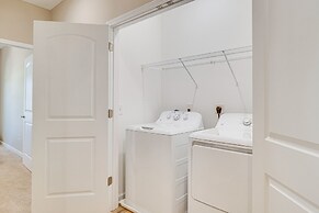 Coastal Beaufort Abode - Pool Access, Near Beaches