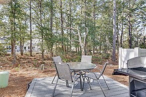 Coastal Beaufort Abode - Pool Access, Near Beaches