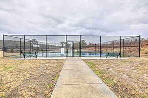 Coastal Beaufort Abode - Pool Access, Near Beaches