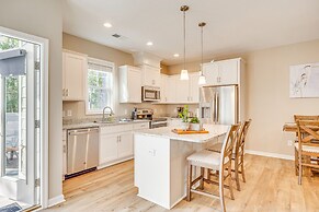 Coastal Beaufort Abode - Pool Access, Near Beaches