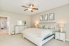 Coastal Beaufort Abode - Pool Access, Near Beaches