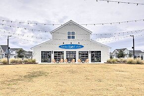 Coastal Beaufort Abode - Pool Access, Near Beaches