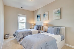 Coastal Beaufort Abode - Pool Access, Near Beaches