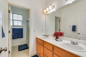 4 Mi to Dtwn Merced: Spacious Home w/ Yard!