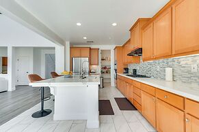 4 Mi to Dtwn Merced: Spacious Home w/ Yard!