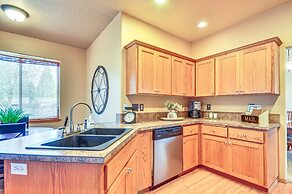 Lovely Dundee Home w/ Private Yard & Fire Pit!