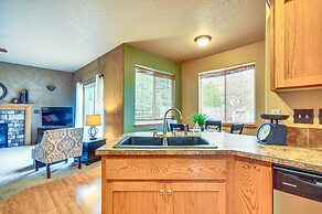 Lovely Dundee Home w/ Private Yard & Fire Pit!