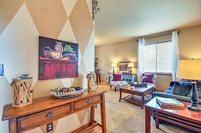 Lovely Dundee Home w/ Private Yard & Fire Pit!