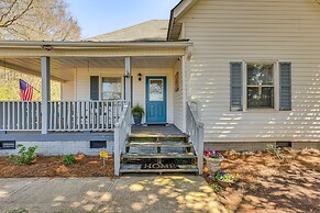 'the Farmhouse' in Fort Lawn w/ Fire Pit & Deck!