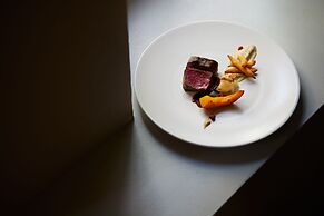 fink Restaurant & Suites