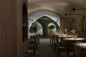fink Restaurant & Suites