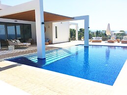 Villa Jamila by Cura Villas Collection