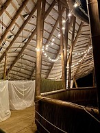 Blue Dot - jungle eco hostel