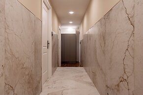 Decimo Meridio- At Spanish Steps-