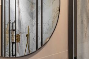 Decimo Meridio- At Spanish Steps-