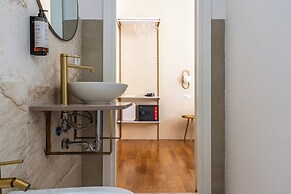 Decimo Meridio- At Spanish Steps-