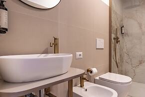 Decimo Meridio- At Spanish Steps-