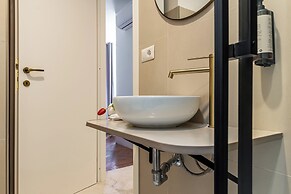 Decimo Meridio- At Spanish Steps-