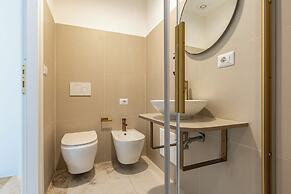 Decimo Meridio- At Spanish Steps-