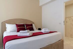 Decimo Meridio- At Spanish Steps-