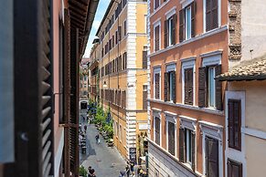 Decimo Meridio- At Spanish Steps-