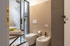 Decimo Meridio- At Spanish Steps-