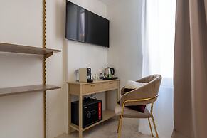 Decimo Meridio- At Spanish Steps-