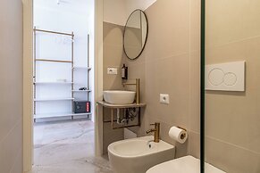 Decimo Meridio- At Spanish Steps-