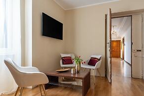 Decimo Meridio- At Spanish Steps-