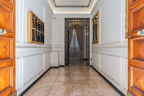 Decimo Meridio- At Spanish Steps-