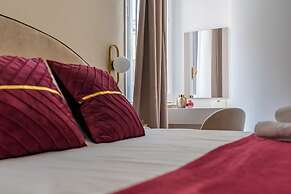 Decimo Meridio- At Spanish Steps-