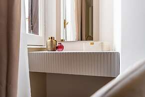 Decimo Meridio- At Spanish Steps-