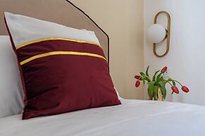 Decimo Meridio- At Spanish Steps-