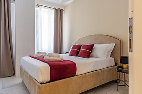 Decimo Meridio- At Spanish Steps-