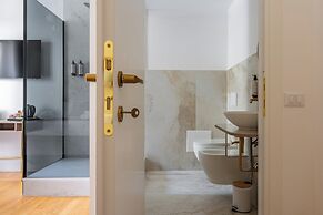 Decimo Meridio- At Spanish Steps-