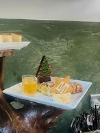 J leaf Hotel by Blue Bird