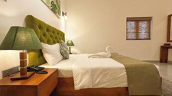 J leaf Hotel by Blue Bird