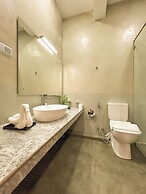 J leaf Hotel by Blue Bird