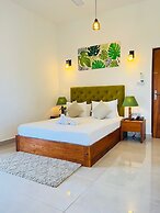 J leaf Hotel by Blue Bird