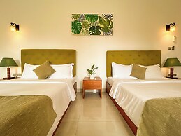 J leaf Hotel by Blue Bird