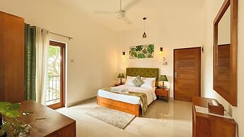 J leaf Hotel by Blue Bird