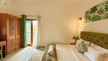 J leaf Hotel by Blue Bird