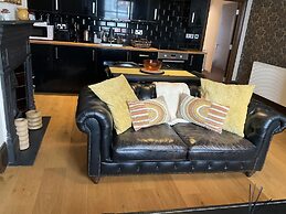Brighton Beach Stylish 1 Bed Apartment
