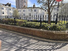 Brighton Beach Stylish 1 Bed Apartment